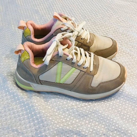 Vionic sneakers - Picture 1 of 10